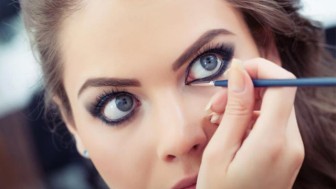 Eyeliner Nasıl Çıkar?