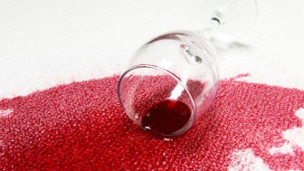 Halıdaki Şarap Lekesi Nasıl Çıkar?