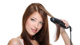 Saç Düzleştirici Makinesi Nasıl Temizlenir?