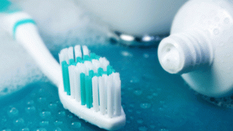 Diş Fırçası Nasıl Temizlenir?