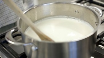 İnek Sütü Nasıl Kaynatılır?